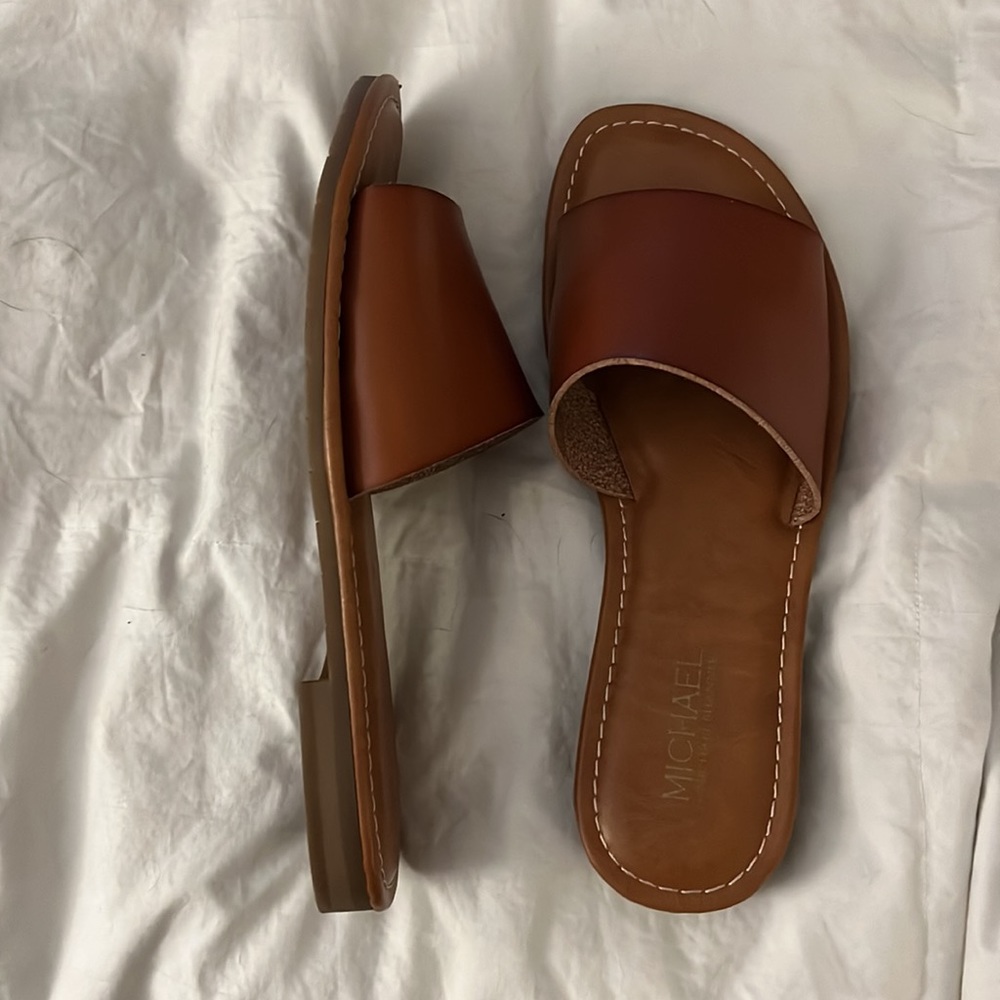 Sandals by Michael. Cognac leather slip on. - Picture 2 of 2